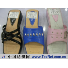 广州市海珠区南洲街金鳄鞋业店 -女式加厚底凉拖鞋